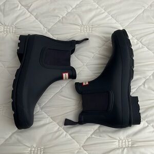 Women’s Dark blue Hunter rain boots size 9